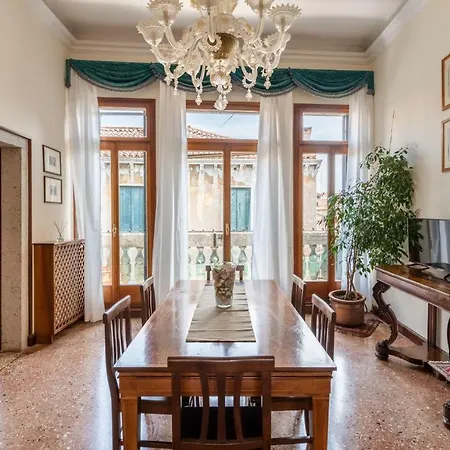 Apartment La Fenice Venedig