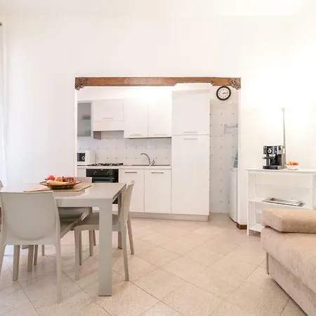 Casa Delle Botteghe Apartment