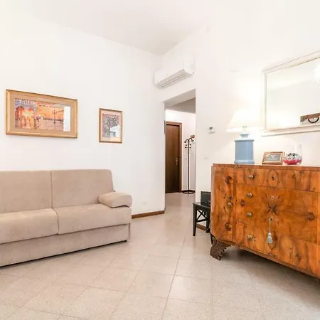 Casa Delle Botteghe Apartment *