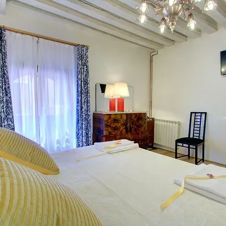 Marco Canal-views Apartment *