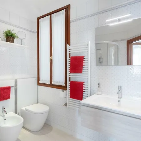 Convenient In * Velence