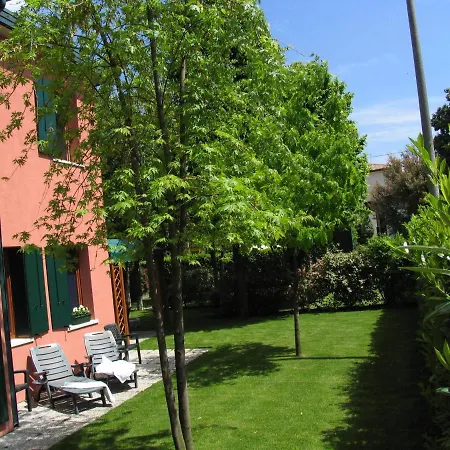 B&B Al Giardino Bed & Breakfast 3*