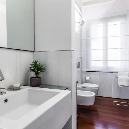 Ca' Degli Armeni Canal View Apartment Venice
