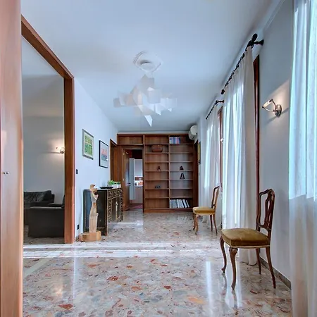 Apartment Sunny Ghetto Canalview Venice