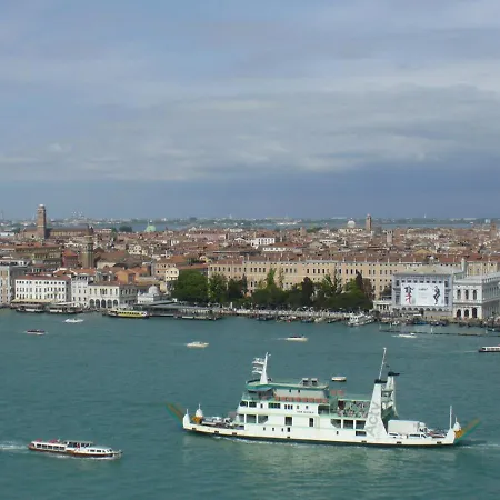 A Casa Tua Dietro Piazza San Marco Holiday home *