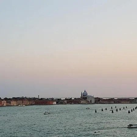 Angela Di House Venise