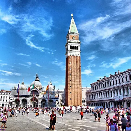A Casa Tua Dietro Piazza San Marco Holiday home *