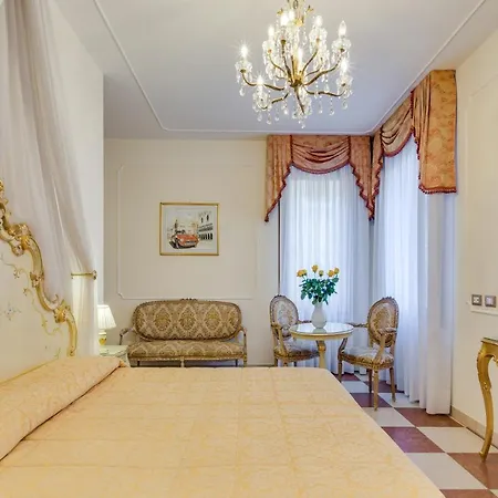 At Leonard * Venezia