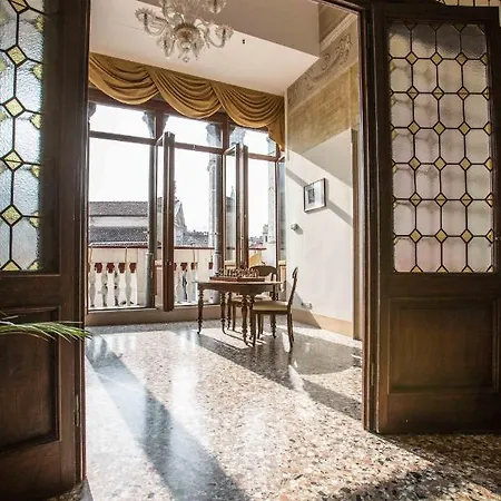 Palazzo Vitturi 3*