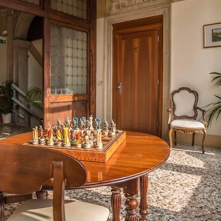 Palazzo Vitturi 3*