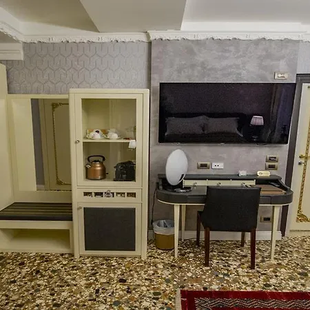 Ego' Boutique - The Silk Road 4*