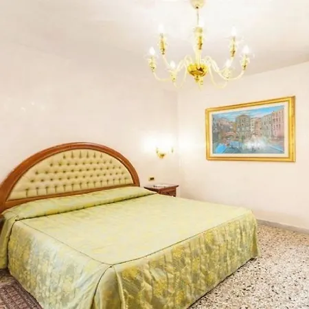 Antica Casa Carettoni 3* Venecia