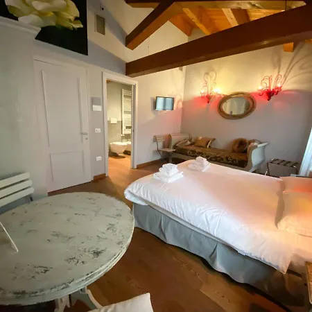 Rosso Charm 3* Venice