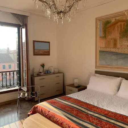 My Friends Canal View Bed & Breakfast Venezia