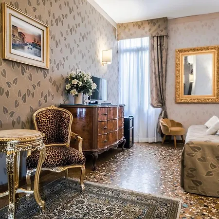 Ca' Lavezzera Guest house 2*