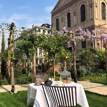 Madama Garden Retreat מלון 4*