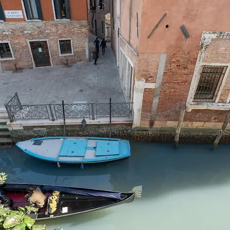 In San Marco With Canal View By Wonderful Italy 베니스