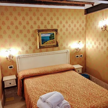 Ca' San Vio Bed & Breakfast 3*