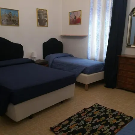 Alloggi Scala Del Bovolo Гостевой дом 3*