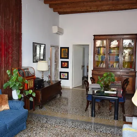 Casa Delle Ginestre Bed & Breakfast