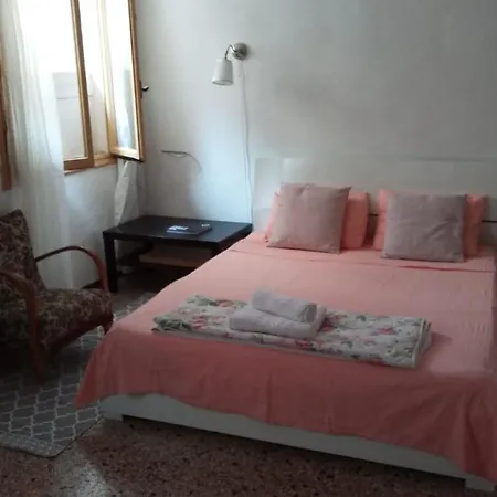 Bed & Breakfast Bed & Red Roses Palace Muazzo