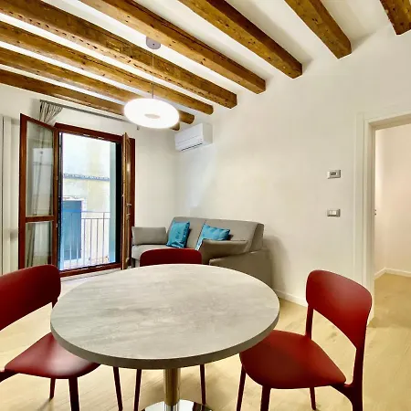 House New Wi Fi Island شقة فندقية *