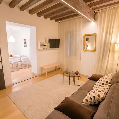 Apartment Specchieri *