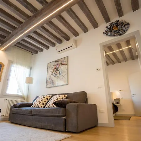 Specchieri Apartment *