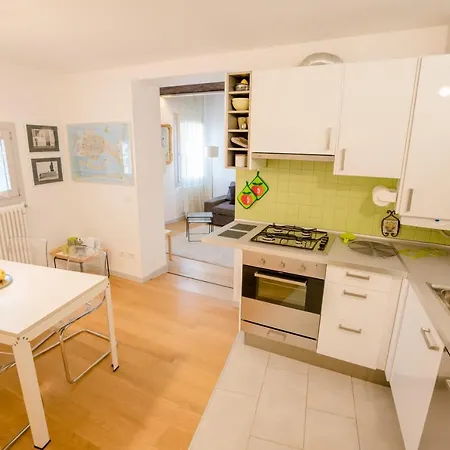 Specchieri Apartment *