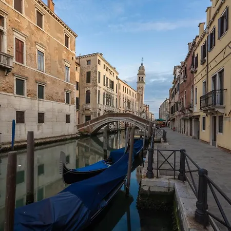 Apartment Lion Palace - San Marco R&r