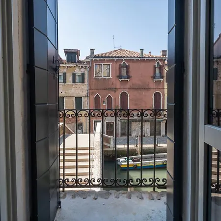 Apartment Lion Palace - San Marco R&r Venice