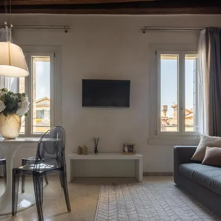 Lion Palace - San Marco R&r Apartment *