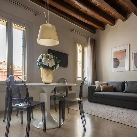 Apartment Lion Palace - San Marco R&r