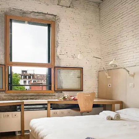 Combo Hostel *