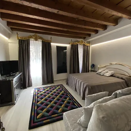Ln Homes - San Marco Canal View Apartman *