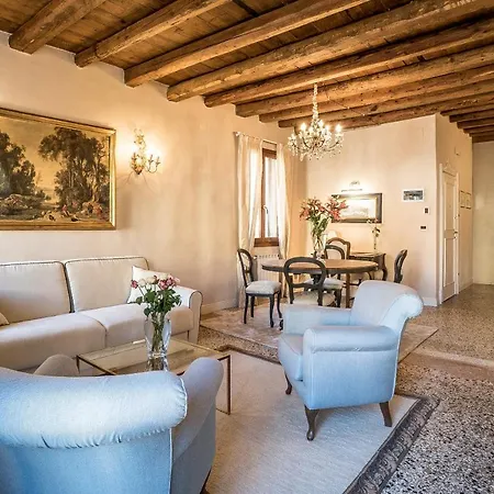Сasa de vacaciones Palazzo Veneziano Direct At The Canal With Roof Terrace