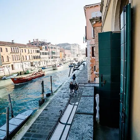 Сasa de vacaciones Palazzo Veneziano Direct At The Canal With Roof Terrace *