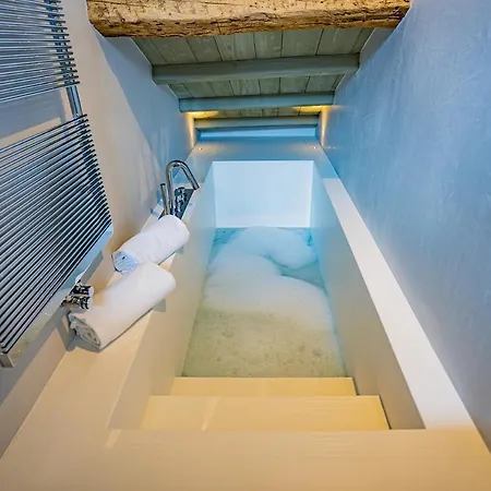 Apartment Corte Rubbi 10 Luxury Three-bedroom -dimora Italia - Venice