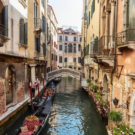 아파트 San Marco Luxury Steps From St Marks *