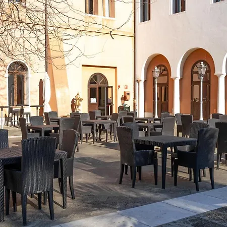 Hotel Isola Di San Servolo - Centro 3*