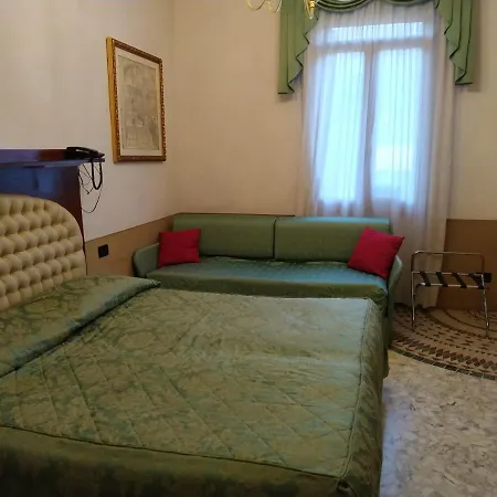 Atlantide Hotel 2*