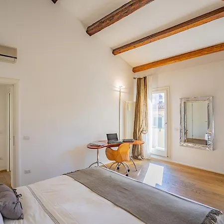 Colleoni With 2 Superb Terraces Apartment Venedig
