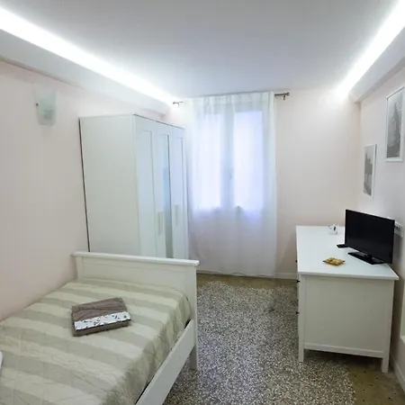 Rialto Bridge Apartament *
