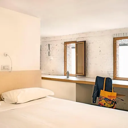 Hostel Combo *