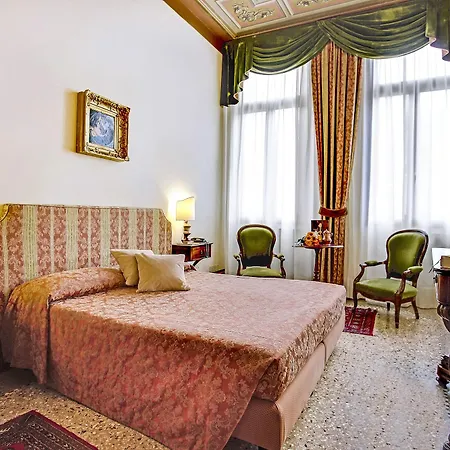Penzion Palazzo Schiavoni Residenza D'epoca & Suite-apartments 3*