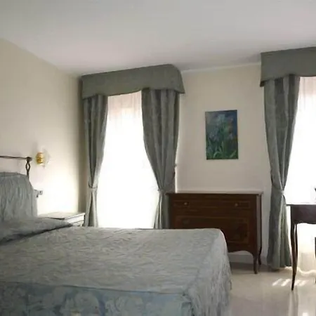La Locandiera 3* Venice