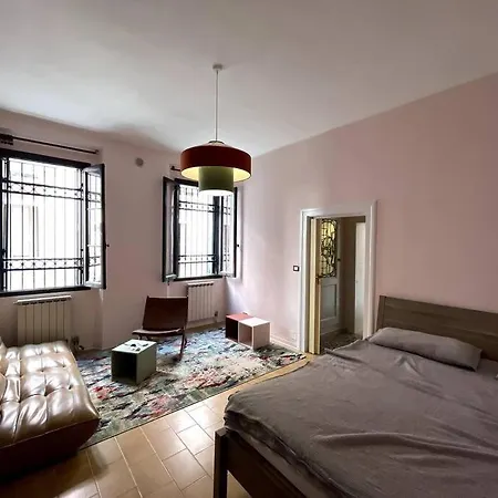 Venetian Pink In Dorsoduro Apartment Venice
