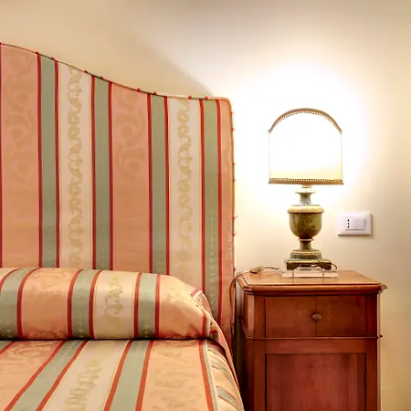 Palazzo Schiavoni Residenza D'epoca & Suite-apartments Penzion 3*