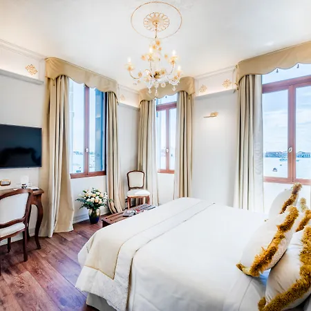 Monaco & Grand Canal Hotel