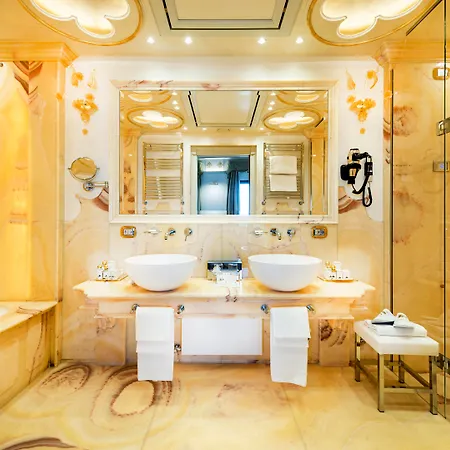 Hotel Monaco & Grand Canal 4*